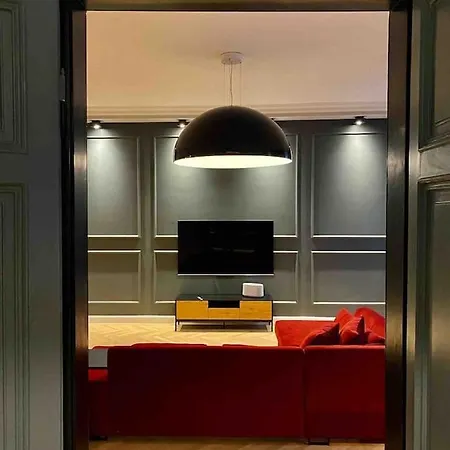 Luxurious Flat In Center Apartment *