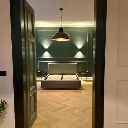 Luxurious Flat In Center Apartment *